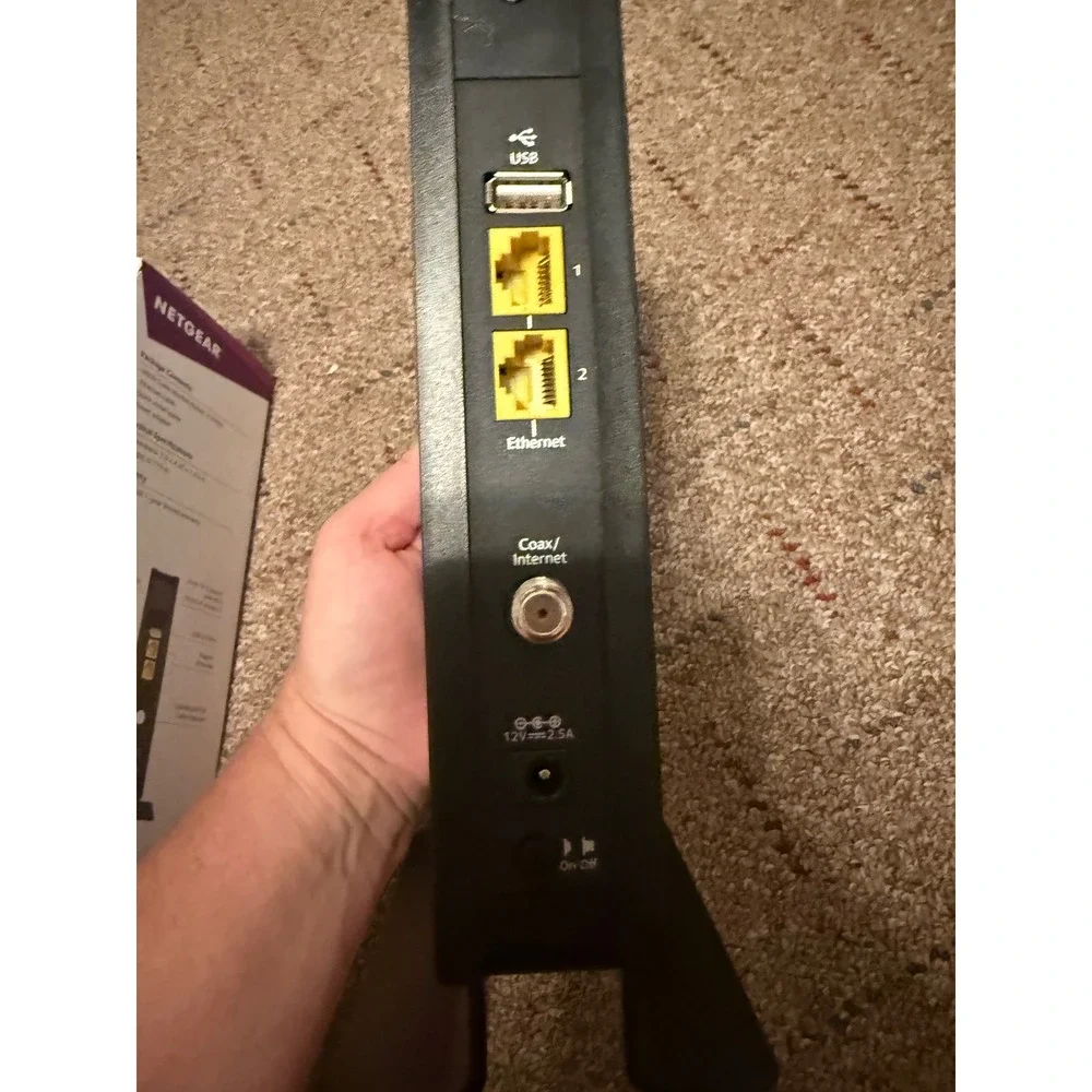 NETGEAR N600 C3700 WiFi Cable Modem Router DOCSIS 3.0 Dual Band 8x4 w/ Box